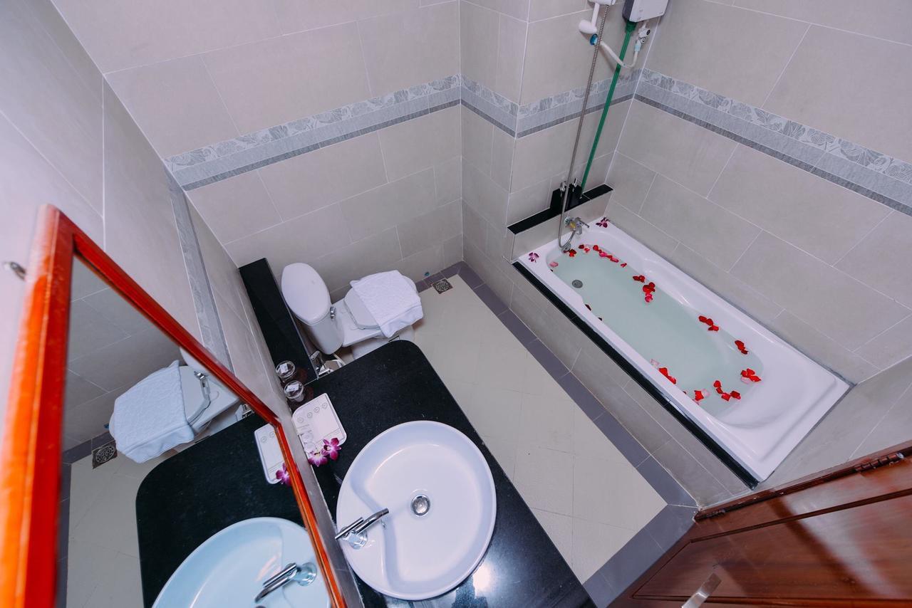 Sky Palace Boutique Hotel Батамбанг Екстериор снимка