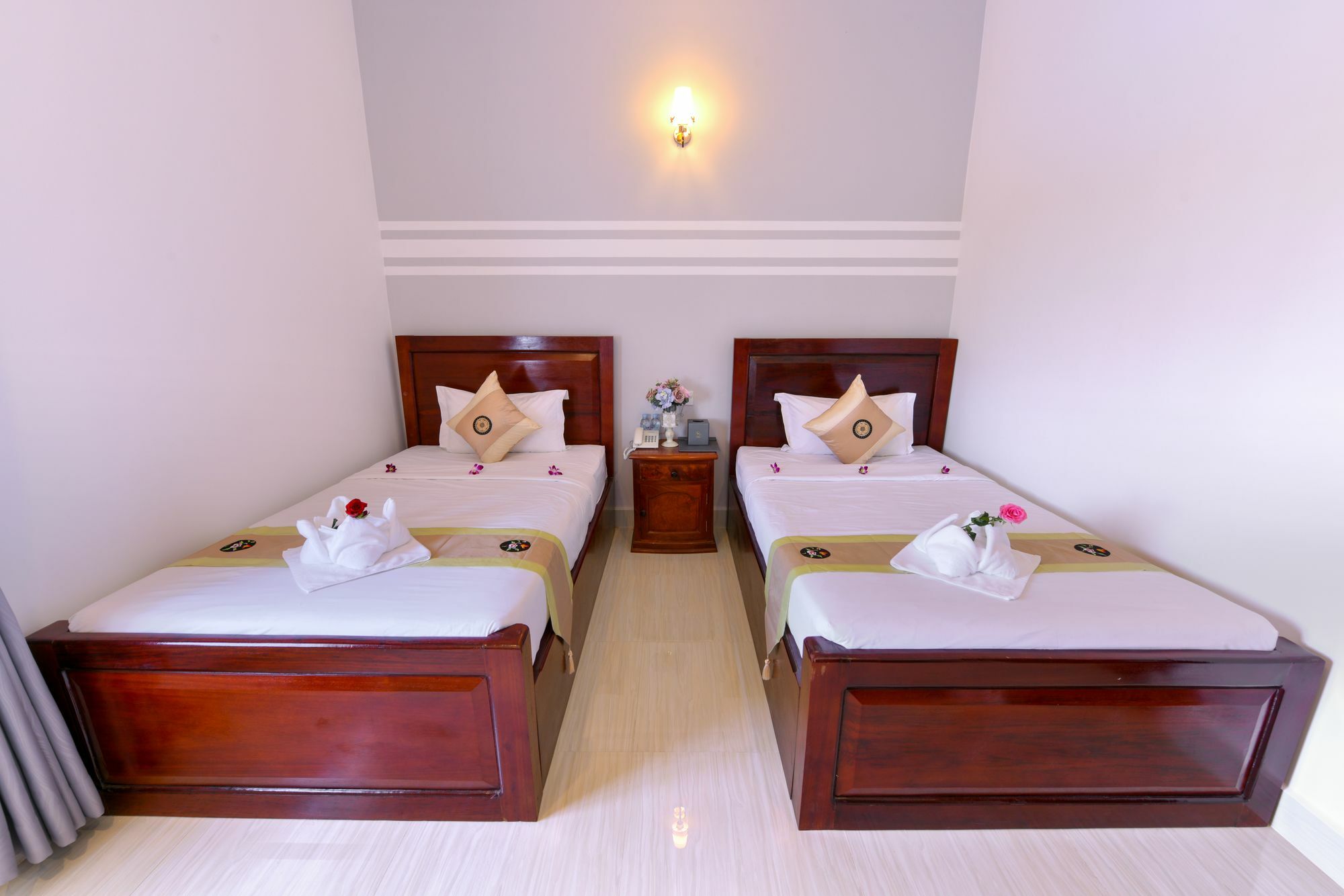 Sky Palace Boutique Hotel Батамбанг Екстериор снимка