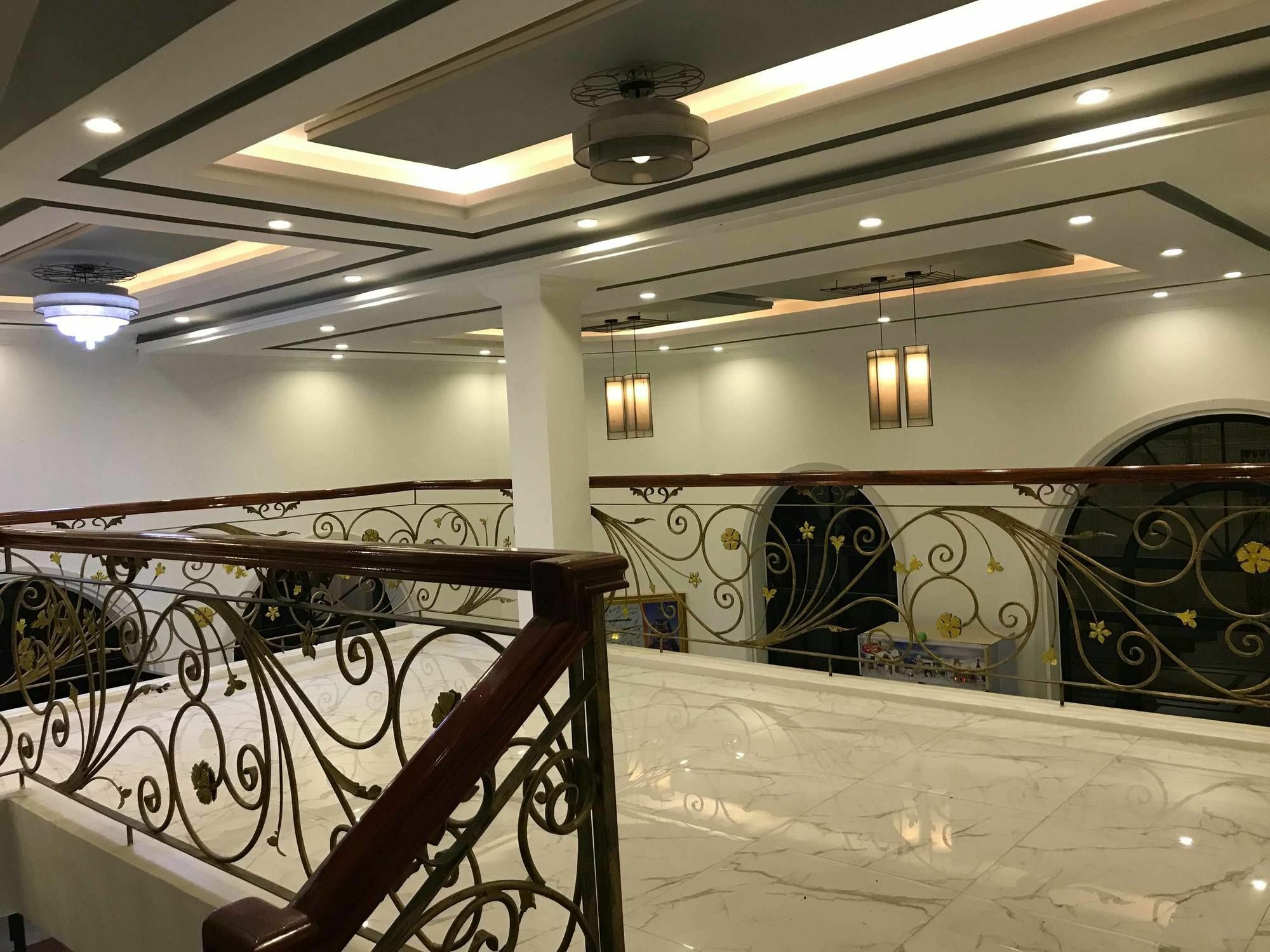Sky Palace Boutique Hotel Батамбанг Екстериор снимка
