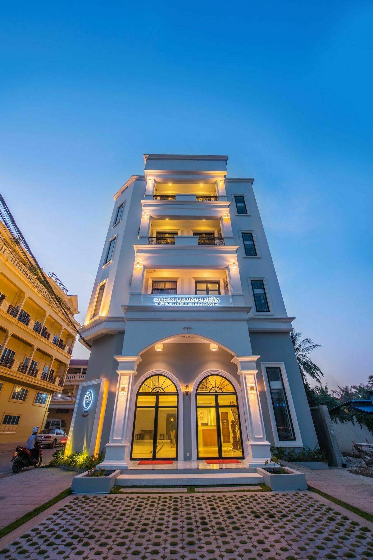 Sky Palace Boutique Hotel Батамбанг Екстериор снимка