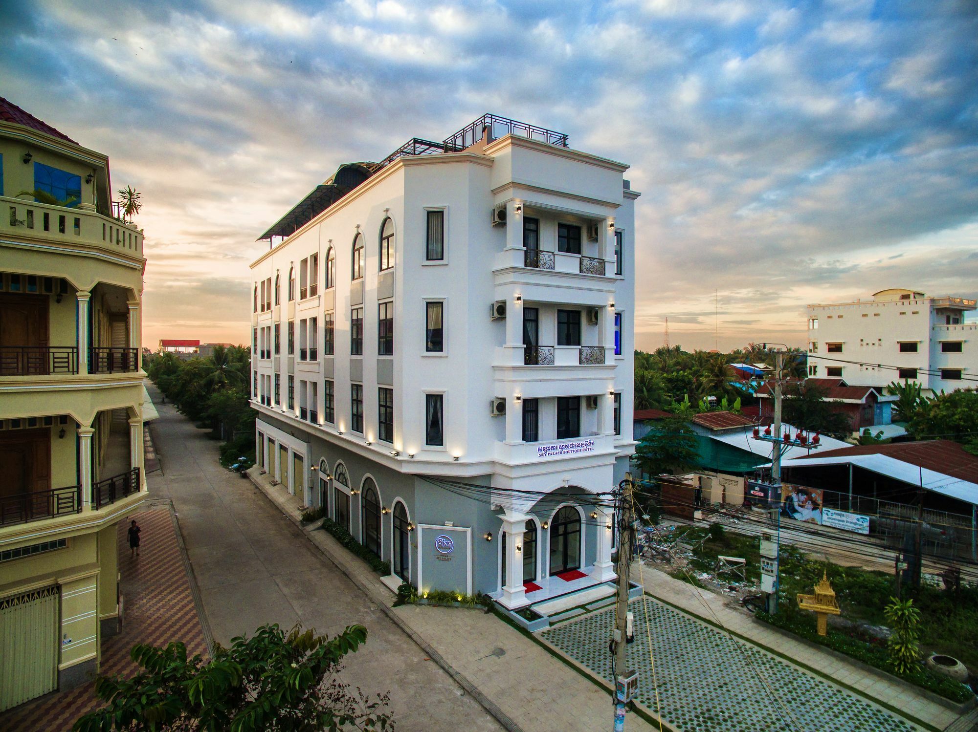 Sky Palace Boutique Hotel Батамбанг Екстериор снимка