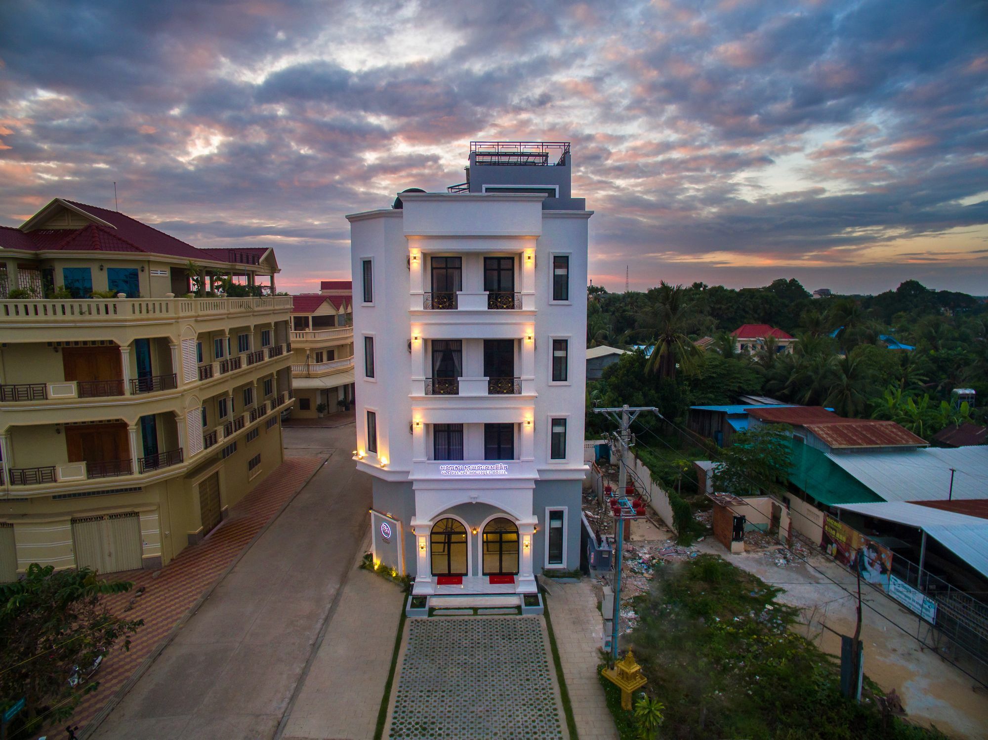 Sky Palace Boutique Hotel Батамбанг Екстериор снимка