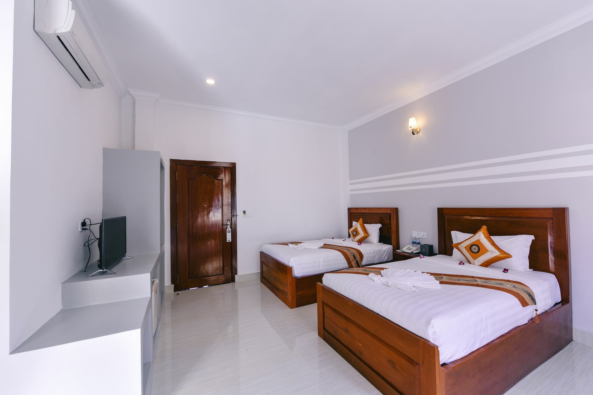 Sky Palace Boutique Hotel Батамбанг Екстериор снимка