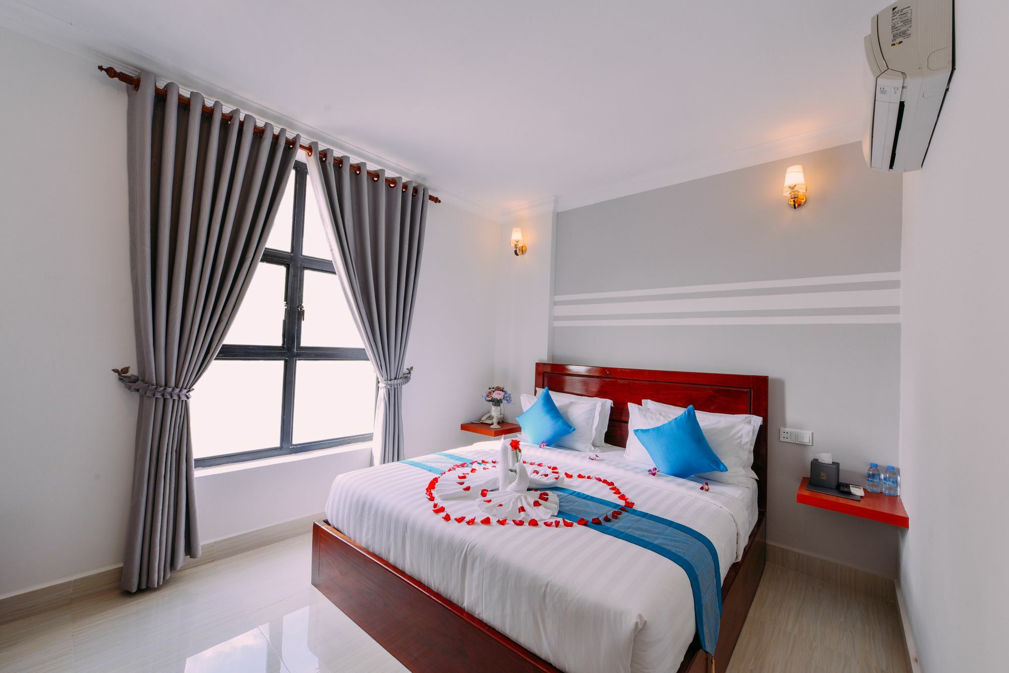 Sky Palace Boutique Hotel Батамбанг Екстериор снимка