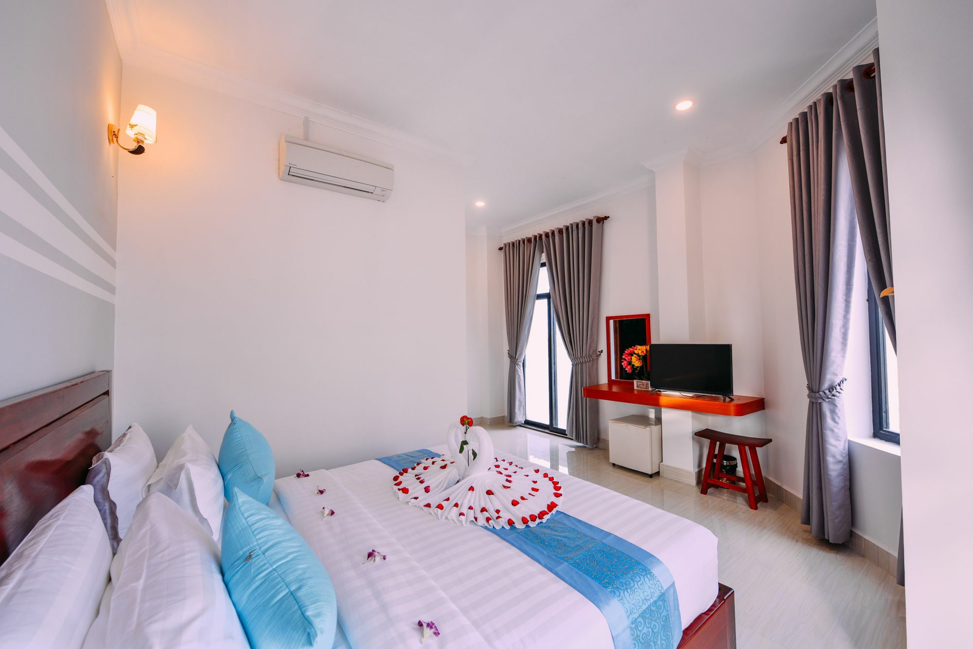 Sky Palace Boutique Hotel Батамбанг Екстериор снимка