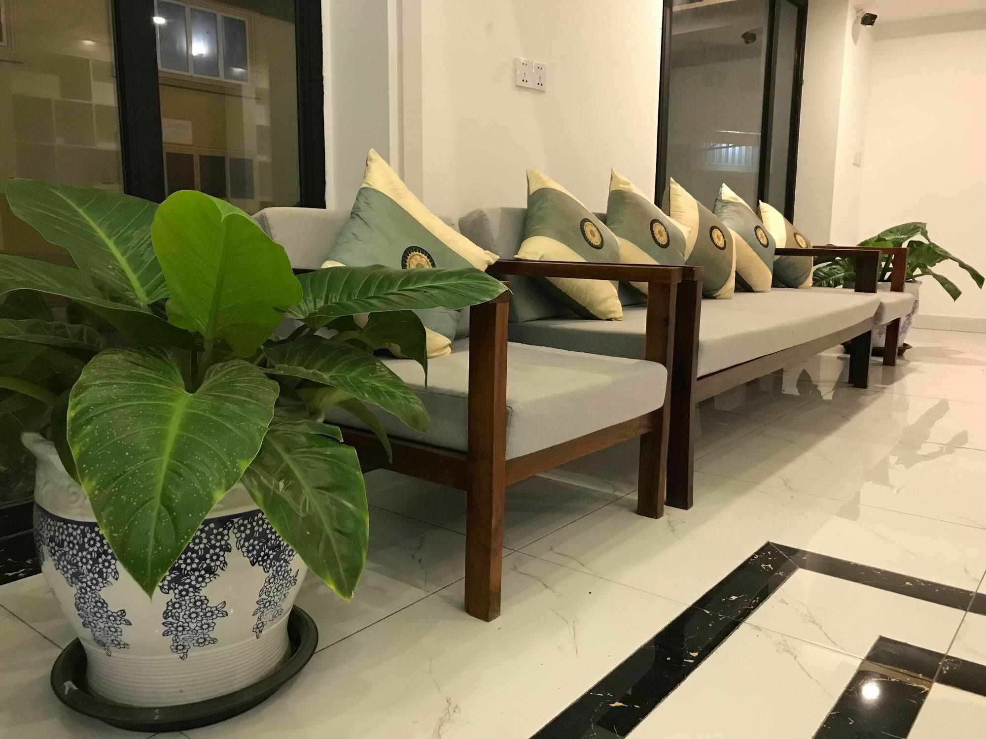 Sky Palace Boutique Hotel Батамбанг Екстериор снимка