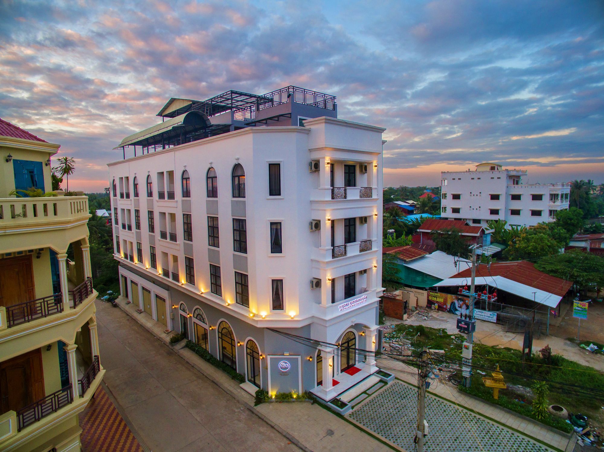Sky Palace Boutique Hotel Батамбанг Екстериор снимка