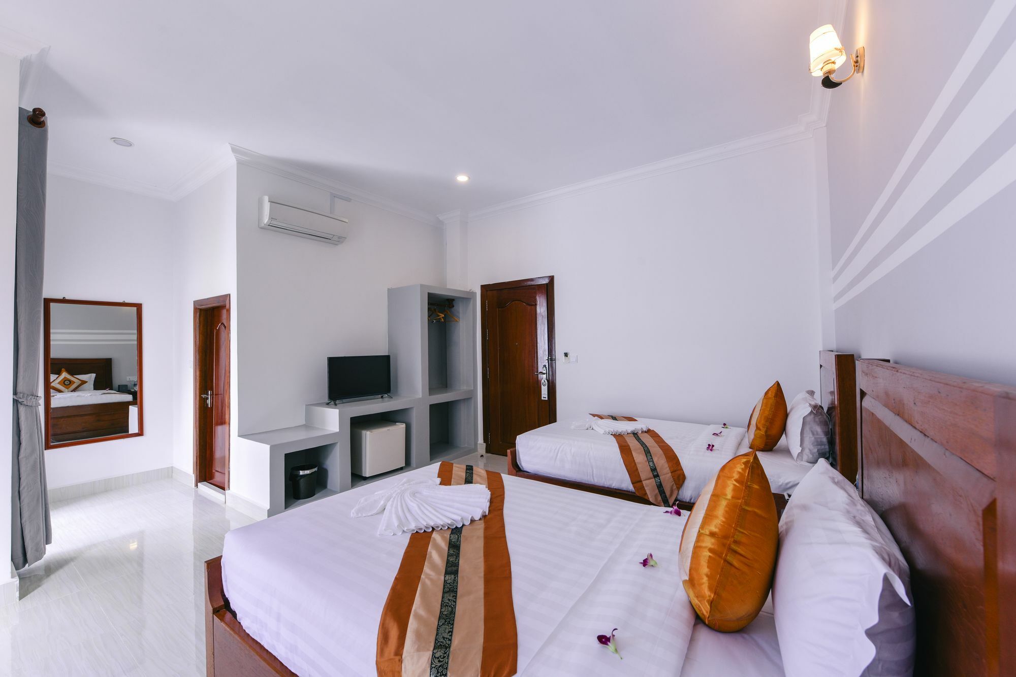 Sky Palace Boutique Hotel Батамбанг Екстериор снимка