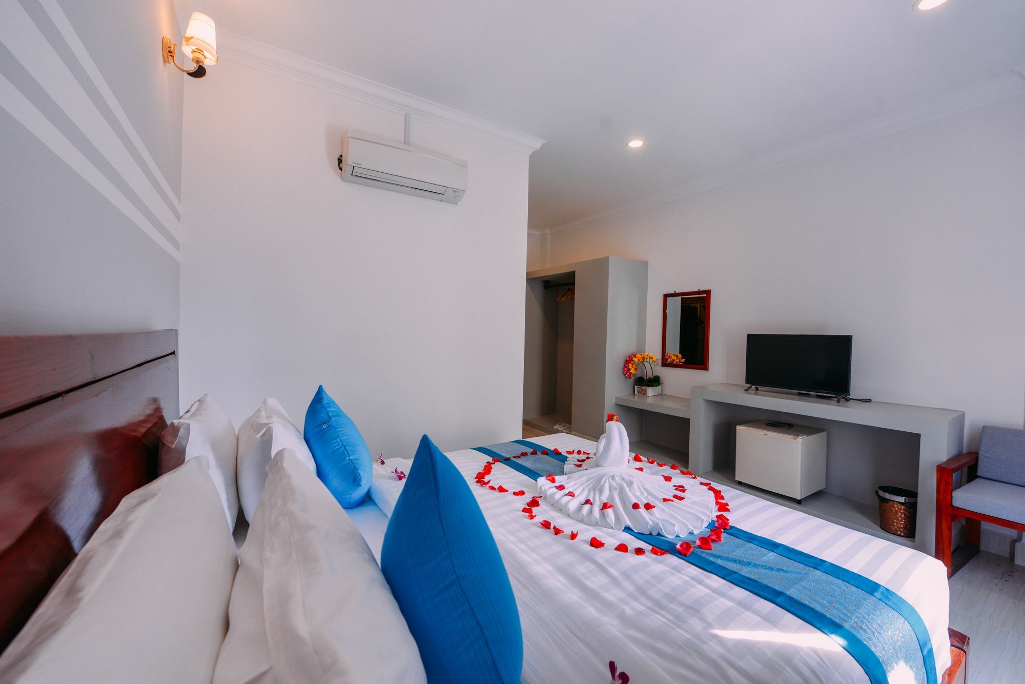 Sky Palace Boutique Hotel Батамбанг Екстериор снимка