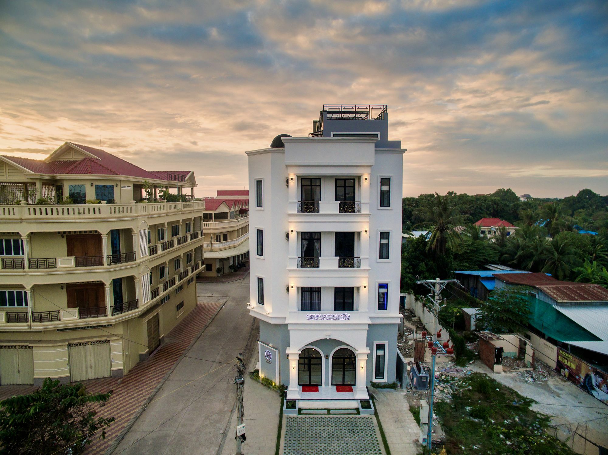 Sky Palace Boutique Hotel Батамбанг Екстериор снимка