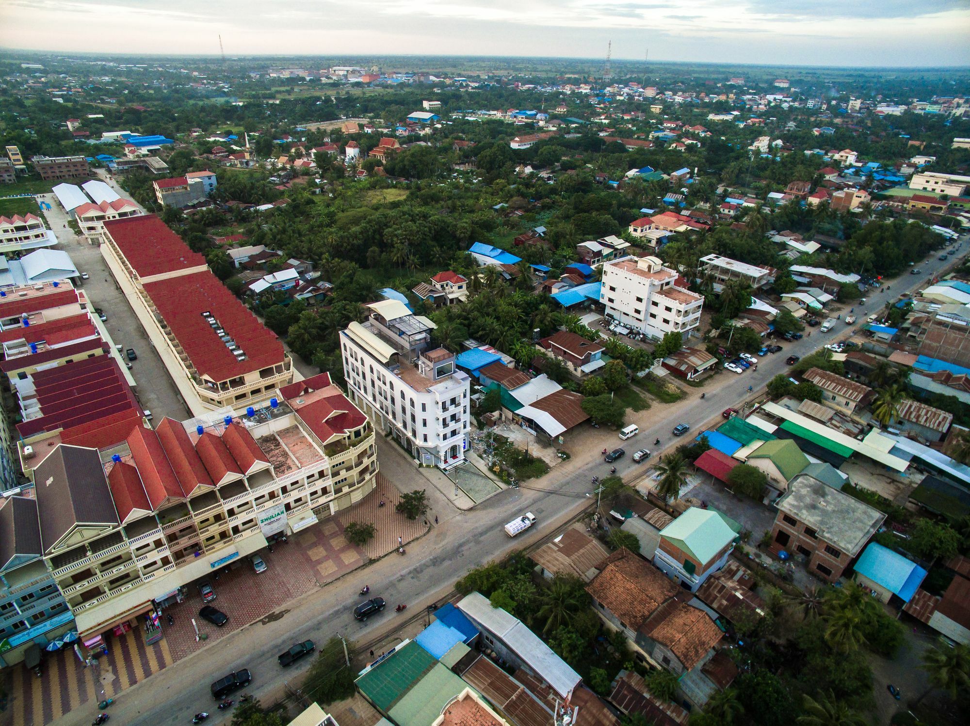 Sky Palace Boutique Hotel Батамбанг Екстериор снимка